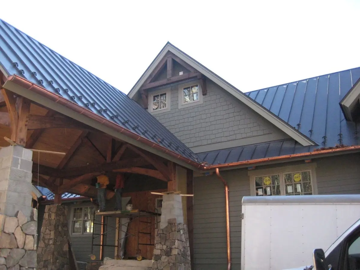 Craftsman Roofing team delivering quality roofing work in Avonak